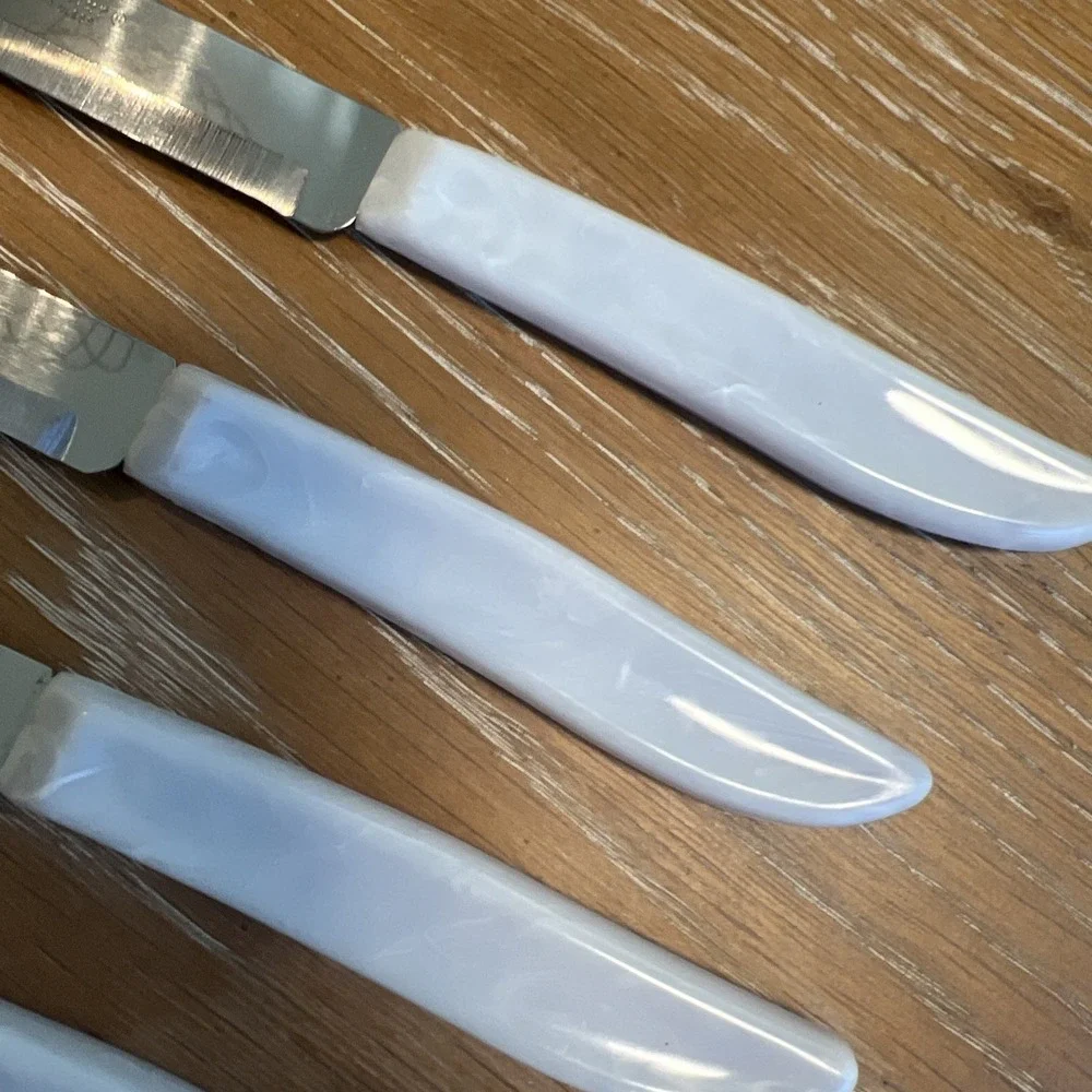 QUIKUT VTG NOS Hollow Ground Stainless Steak Knives 6 Knives In Orig.Sleeves/Box